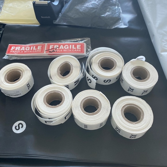 Shipping Items Bundle - Picture 3 of 8